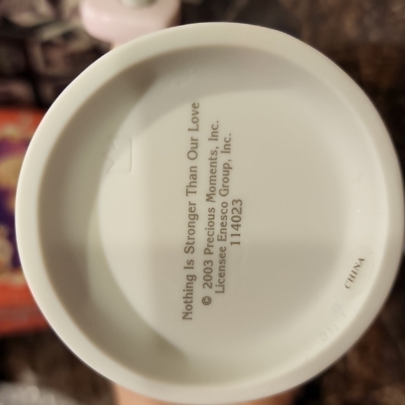 Precious moment, "Nothing Is Stronger Than Our Love" - Picture 5 of 10